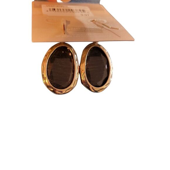 14th & Union Black and Gold Earrings - Picture 3 of 4